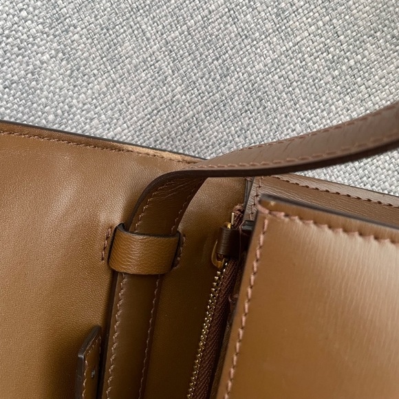 CELINE MEDIUM CLASSIC BAG IN BOX CALFSKIN
CAMEL - Picture 7 of 13